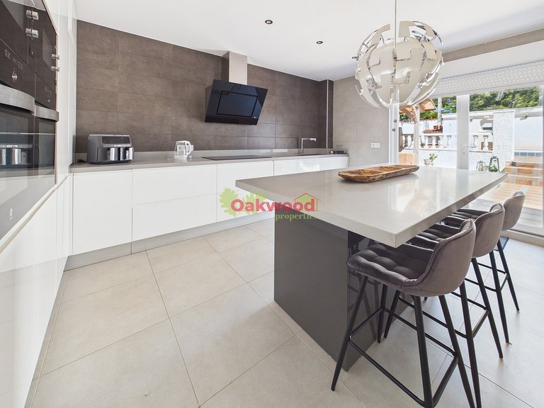 Villa for Sale in Pinar De Campoverde, Alicante 8