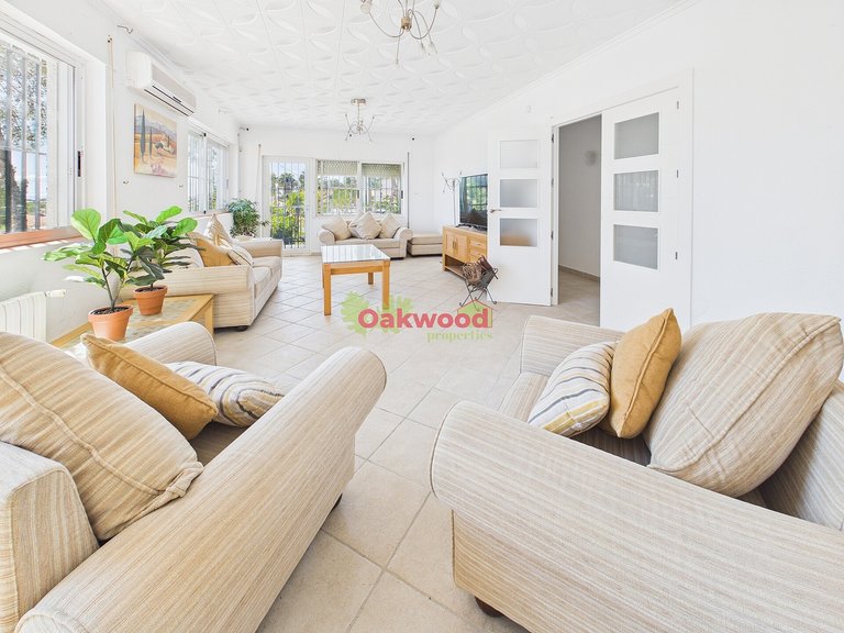 Villa for Sale in Pinar De Campoverde, Alicante 6