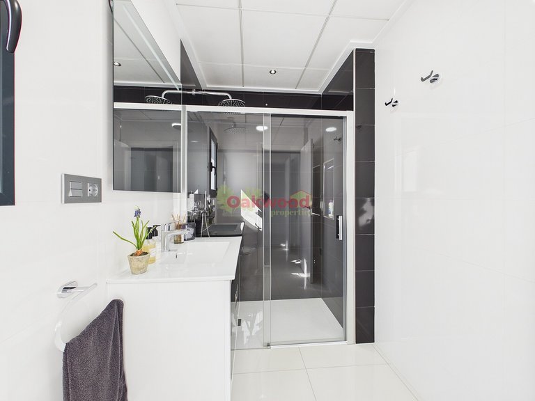 Villa for Sale in Lo Romero Golf, Alicante 22