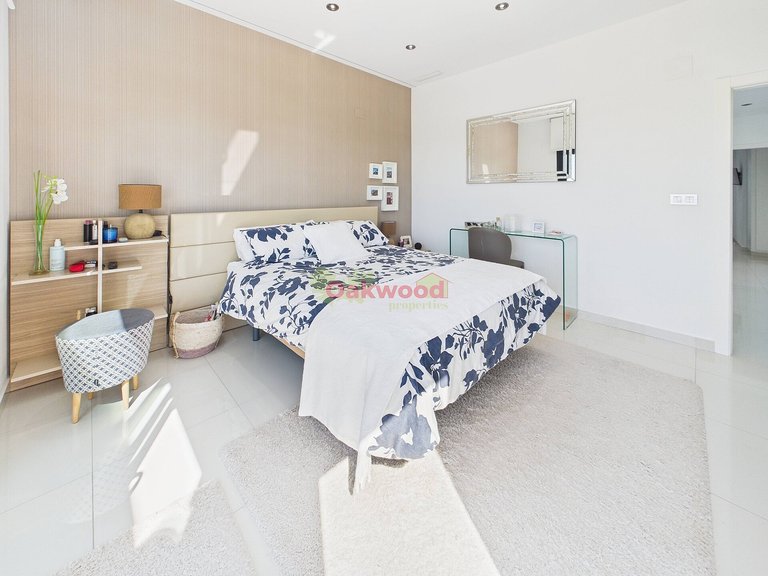 Villa for Sale in Lo Romero Golf, Alicante 11