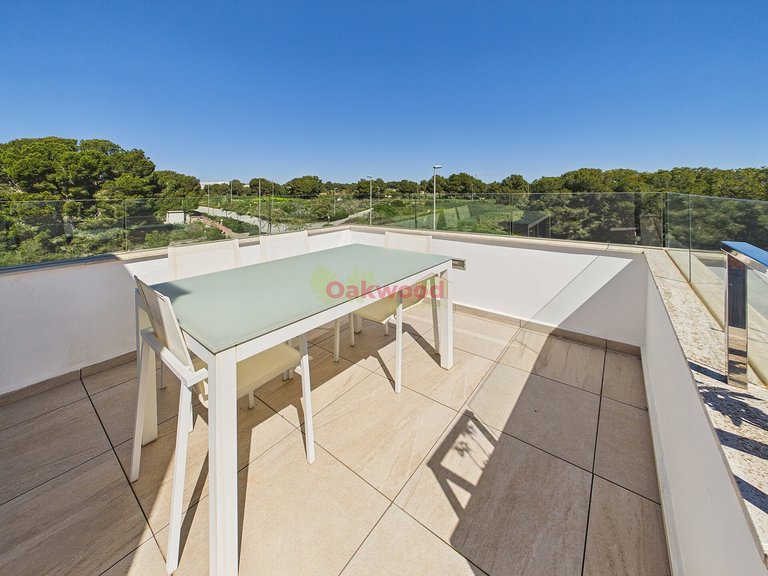 Villa for Sale in Lo Romero Golf, Alicante 32