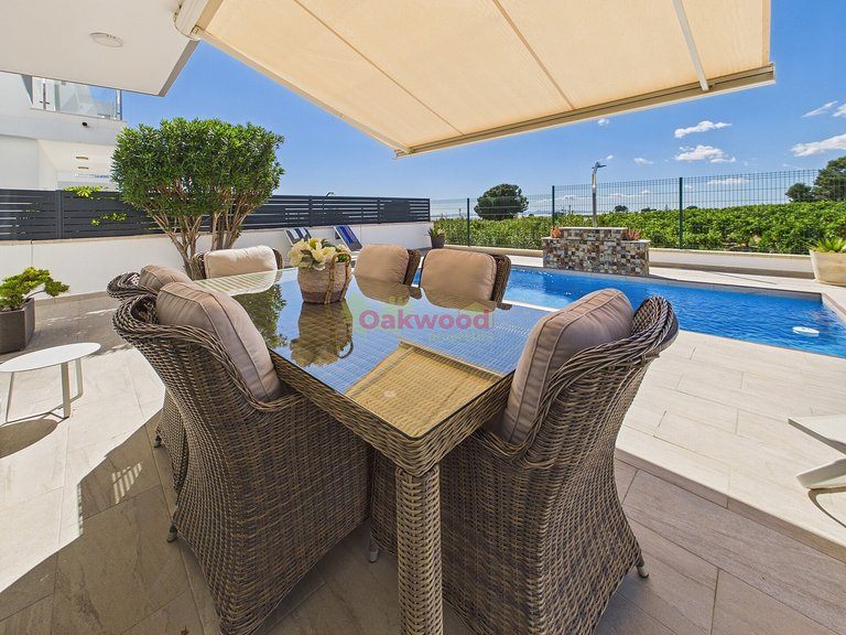 Villa for Sale in Lo Romero Golf, Alicante 3