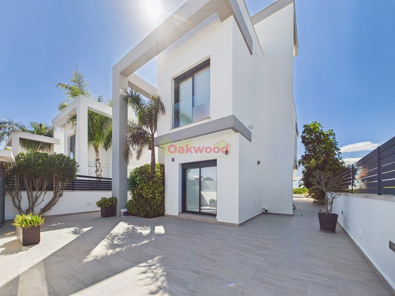 Villa for Sale in Lo Romero Golf, Alicante 37