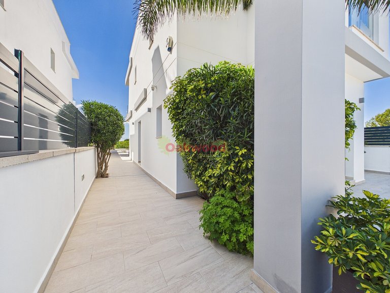 Villa for Sale in Lo Romero Golf, Alicante 38