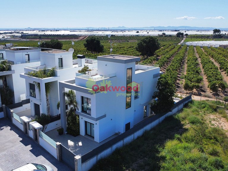 Villa for Sale in Lo Romero Golf, Alicante 2