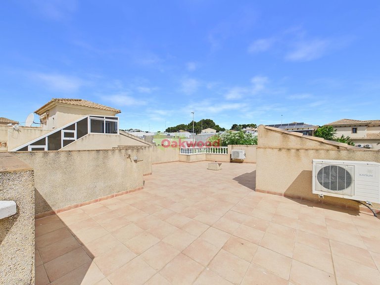 Villa for Sale in Pinar De Campoverde, Alicante 32