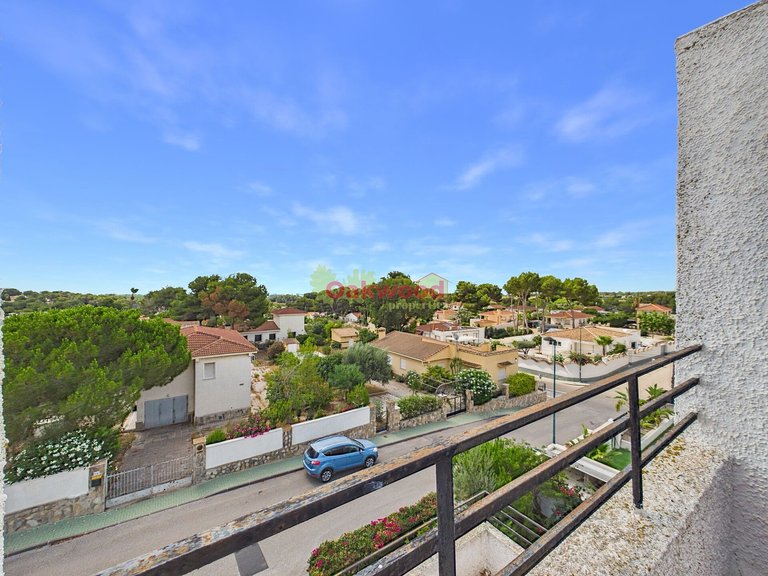 Villa for Sale in Pinar De Campoverde, Alicante 28