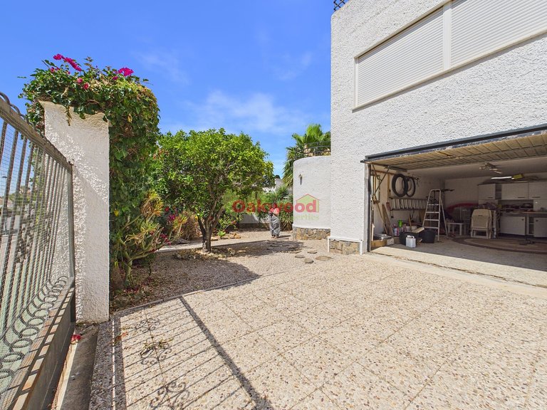Villa for Sale in Pinar De Campoverde, Alicante 32