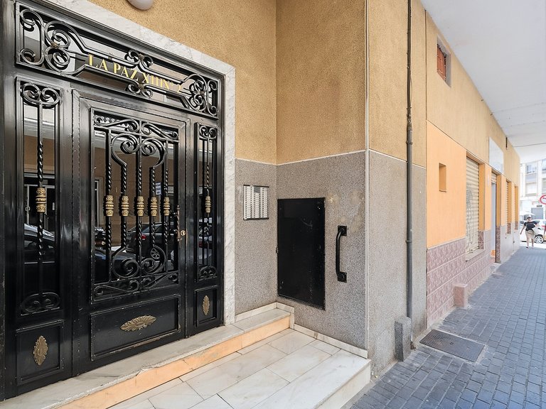 Apartment for Sale in Torrevieja, Alicante 25