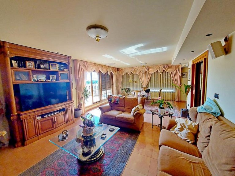 Villa for Sale in Cabo Roig, Alicante 10