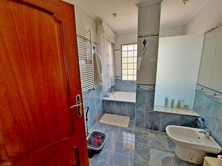 Villa for Sale in Cabo Roig, Alicante 28