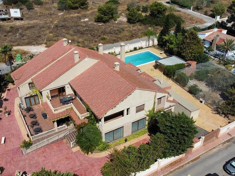 Villa for Sale in Cabo Roig, Alicante 53
