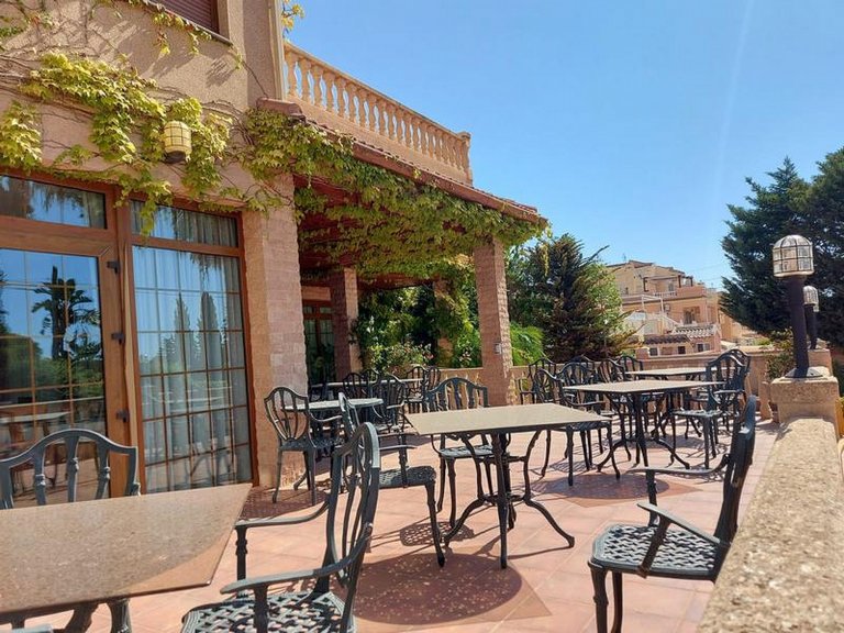 Villa for Sale in Cabo Roig, Alicante 2