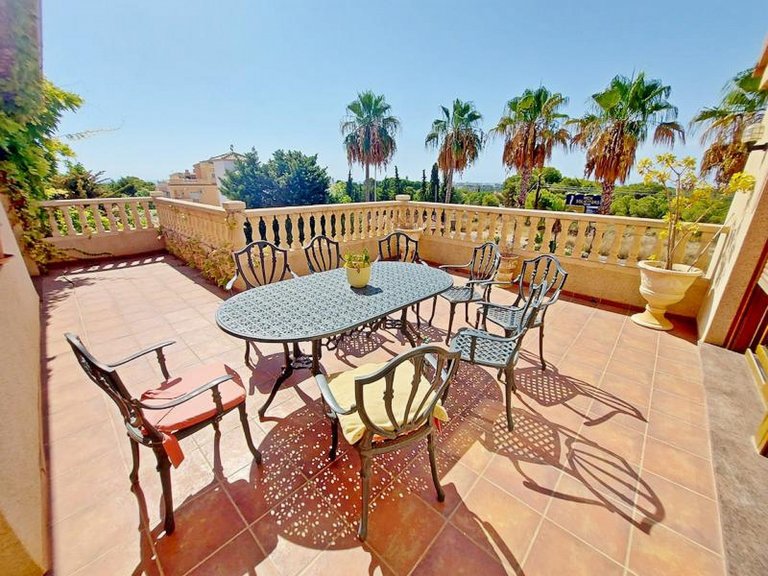 Villa for Sale in Cabo Roig, Alicante 12