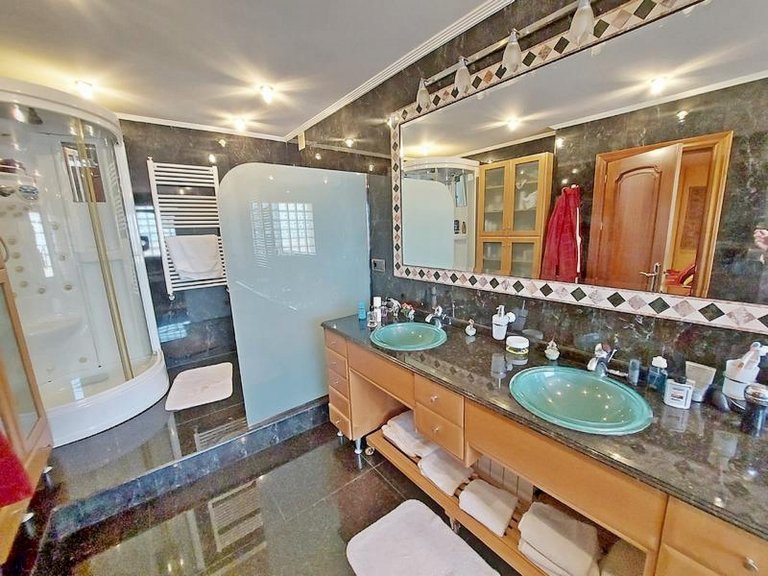 Villa for Sale in Cabo Roig, Alicante 17