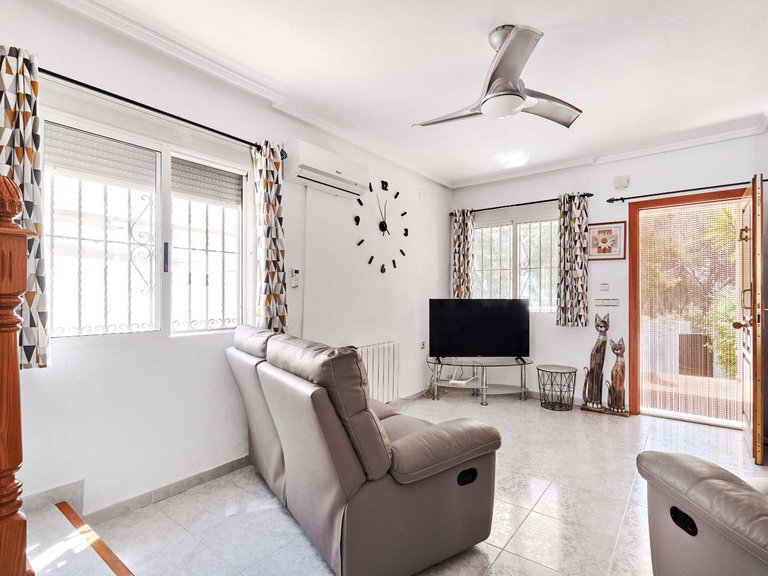 Villa for Sale in Pinar De Campoverde, Alicante 6
