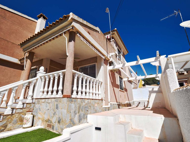 Villa for Sale in Pinar De Campoverde, Alicante 38