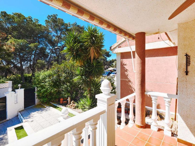 Villa for Sale in Pinar De Campoverde, Alicante 28