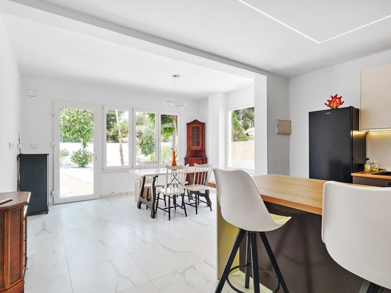 Villa for Sale in Pinar De Campoverde, Alicante 4