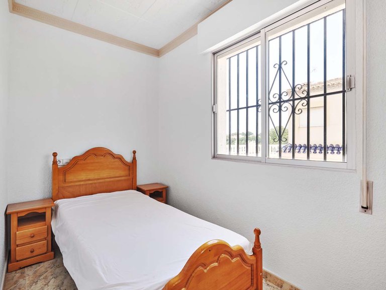 Villa for Sale in Pinar De Campoverde, Alicante 40