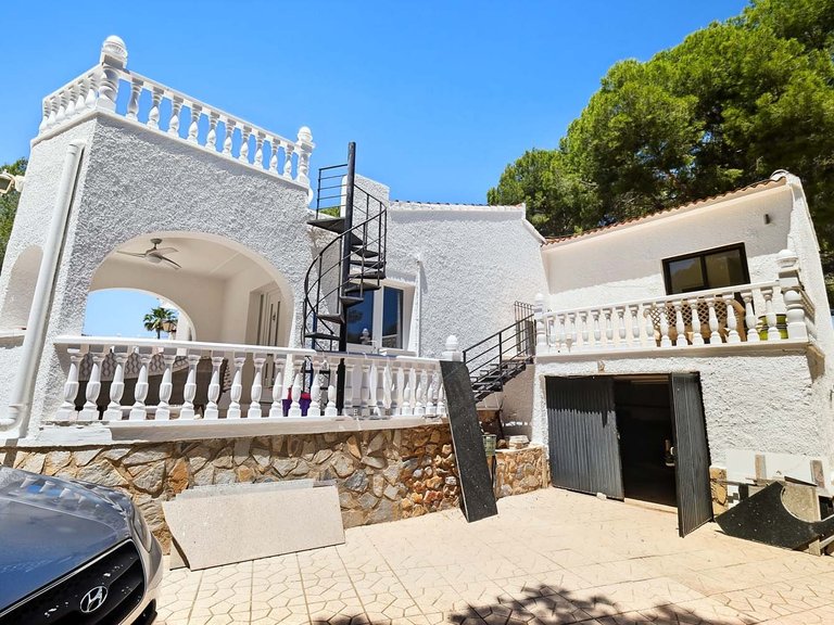 Villa for Sale in Pinar De Campoverde, Alicante 43
