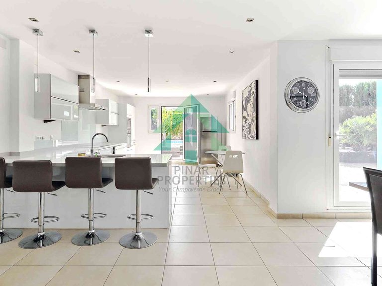 Villa for Sale in Alicante, Alicante 5