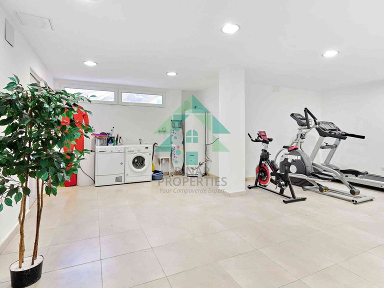 Villa for Sale in Alicante, Alicante 40