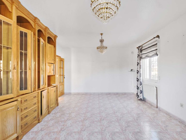 Villa for Sale in Pinar De Campoverde, Alicante 4