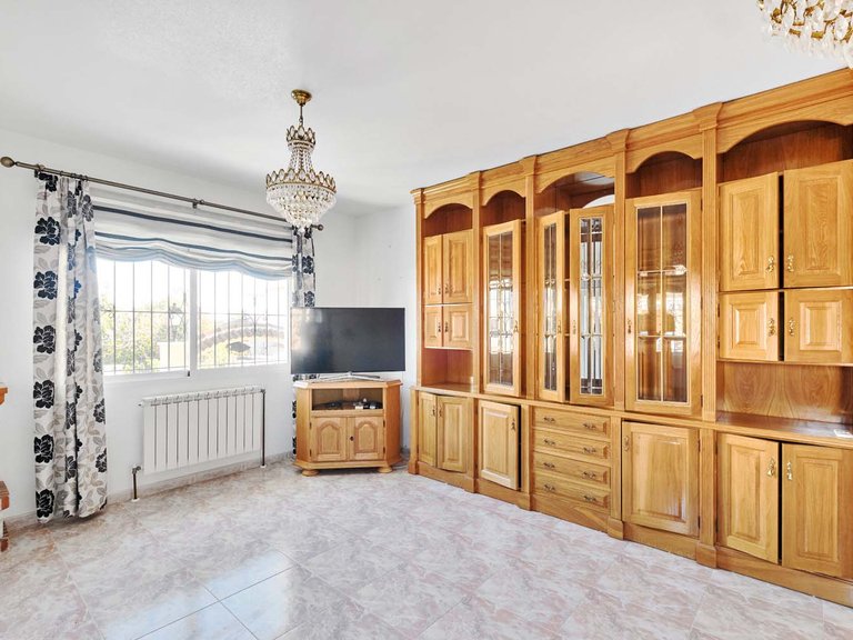 Villa for Sale in Pinar De Campoverde, Alicante 5