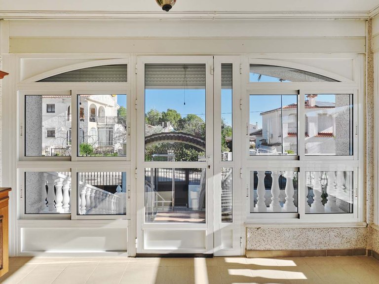 Villa for Sale in Pinar De Campoverde, Alicante 9