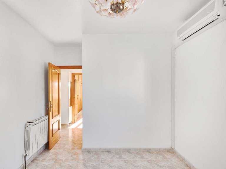 Villa for Sale in Pinar De Campoverde, Alicante 19