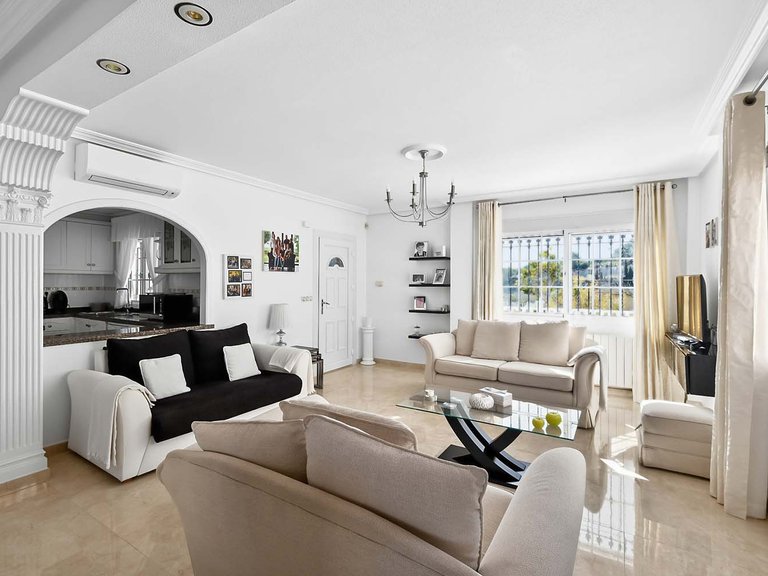 Villa for Sale in Pinar De Campoverde, Alicante 2