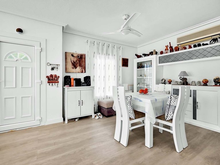 Villa for Sale in Pinar De Campoverde, Alicante 4