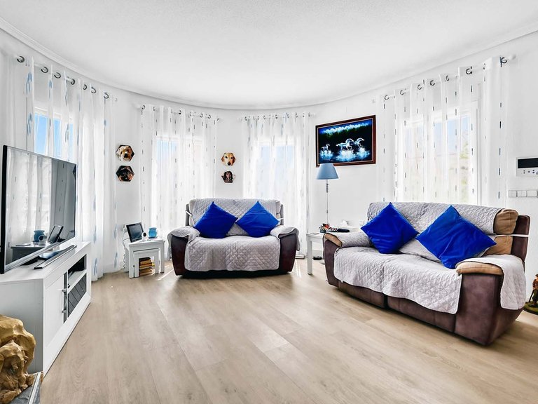 Villa for Sale in Pinar De Campoverde, Alicante 8