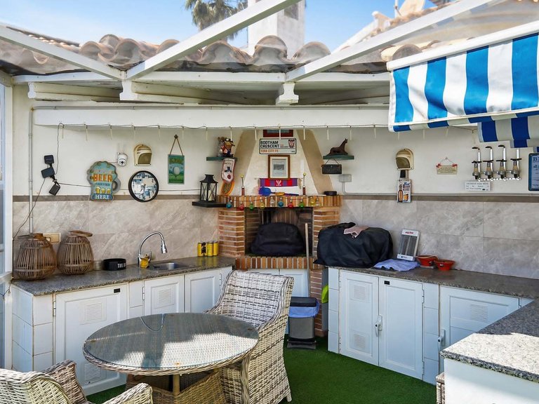 Villa for Sale in Pinar De Campoverde, Alicante 41
