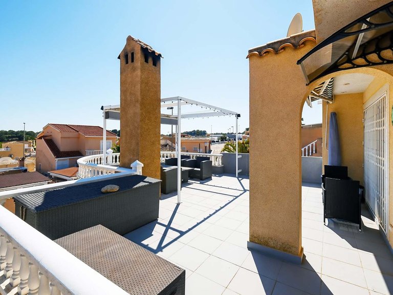 Villa for Sale in Pinar De Campoverde, Alicante 43