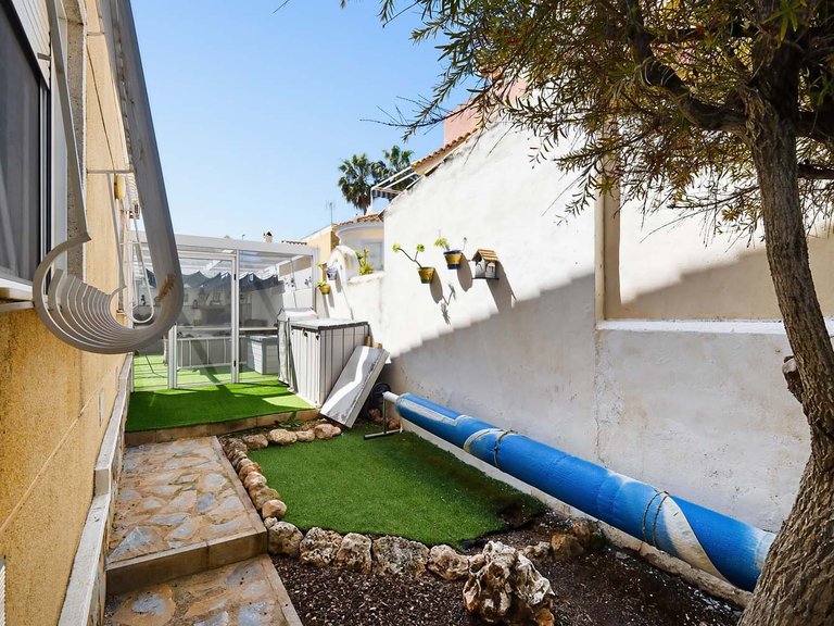 Villa for Sale in Pinar De Campoverde, Alicante 26