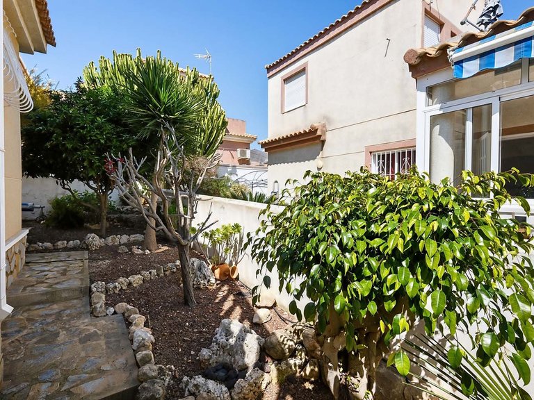 Villa for Sale in Pinar De Campoverde, Alicante 28