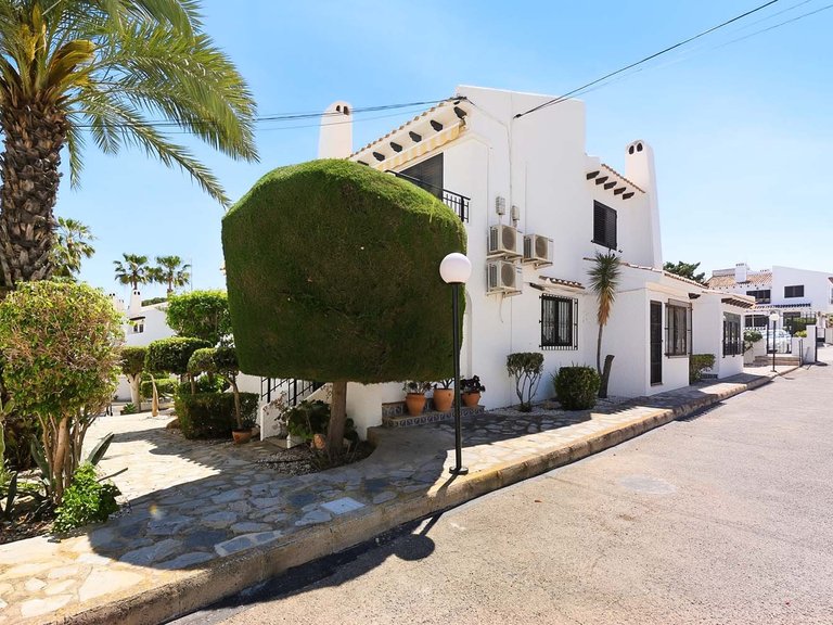 Town House for Sale in Cabo Roig, Alicante 39