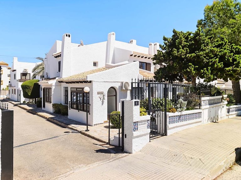 Town House for Sale in Cabo Roig, Alicante 40