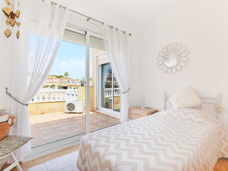 Villa for Sale in Pinar De Campoverde, Alicante 23