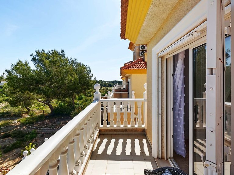 Villa for Sale in Pinar De Campoverde, Alicante 36