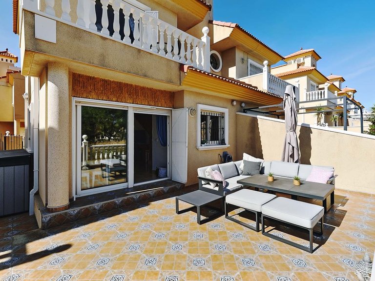 Villa for Sale in Pinar De Campoverde, Alicante 3