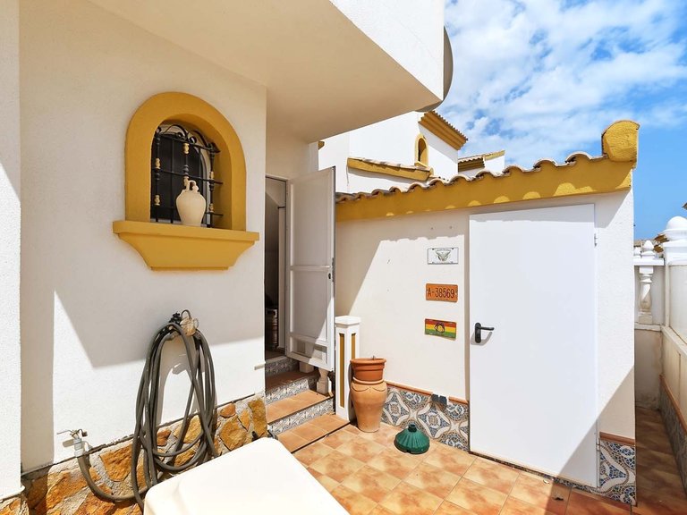 Villa for Sale in Pinar De Campoverde, Alicante 45