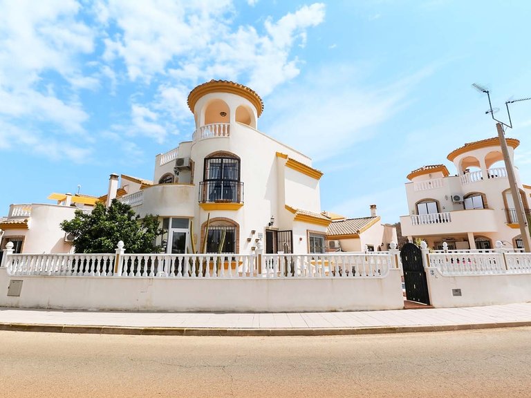 Villa for Sale in Pinar De Campoverde, Alicante 48
