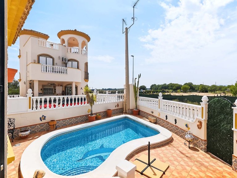 Villa for Sale in Pinar De Campoverde, Alicante 43