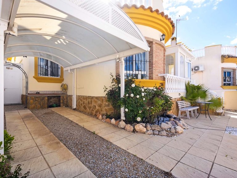 Villa for Sale in Pinar De Campoverde, Alicante 48