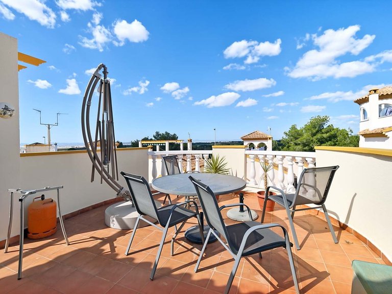 Villa for Sale in Pinar De Campoverde, Alicante 40