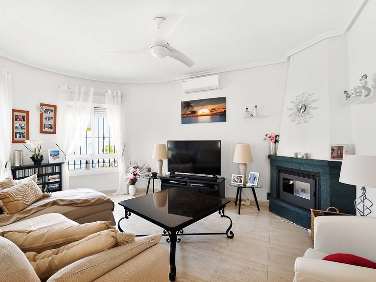 Villa for Sale in Pinar De Campoverde, Alicante 8