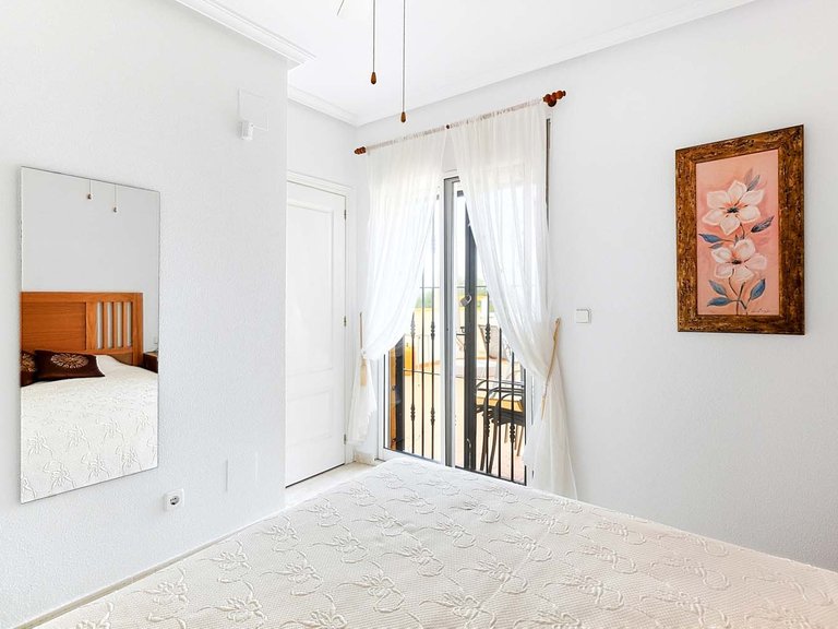 Villa for Sale in Pinar De Campoverde, Alicante 35